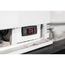 Witryna chłodnicza | cukiernicza | wolnostojąca | 78 l | LED | biała | RT-79W