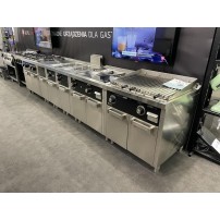 Kuchnia gazowa RESTO QUALITY RQ4F750E z szafką | 4-palnikowa | 30,6 kW | Linia 750