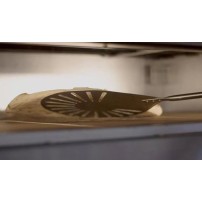 Łopata do obracania i wyjmowania pizzy perforowana aluminiowa, okrągła 17cm, długość rączki 120cm Gimetal Azzurra I-17F/120