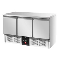 Stół chłodniczy 3-drzwiowy | RESTO QUALITY RQS903 | 368 l | agregat na dole