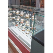 Witryna cukiernicza chłodnicza Dolce Visione Premium 1300 Bianco | podświetlany cokół | białe wnętrze | 1300x670x1300 mm