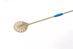Łopata do obracania i wyjmowania pizzy perforowana aluminiowa, okrągła 17cm, długość rączki 150cm Gimetal Gold IV-17F